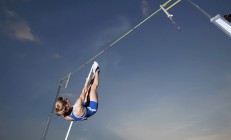 开云足球直播-马刺轻取猛龙，克莱状态火热，一场战术与个人英雄主义的完美结合