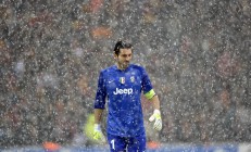 开云体育官网-蓝鹰风暴席卷伊蒂哈德，拉齐奥战术完胜，卢卡库演绎全能统治