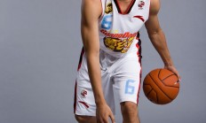 开云体育平台APP-波洛尼斯球员勤加训练，期待好成绩