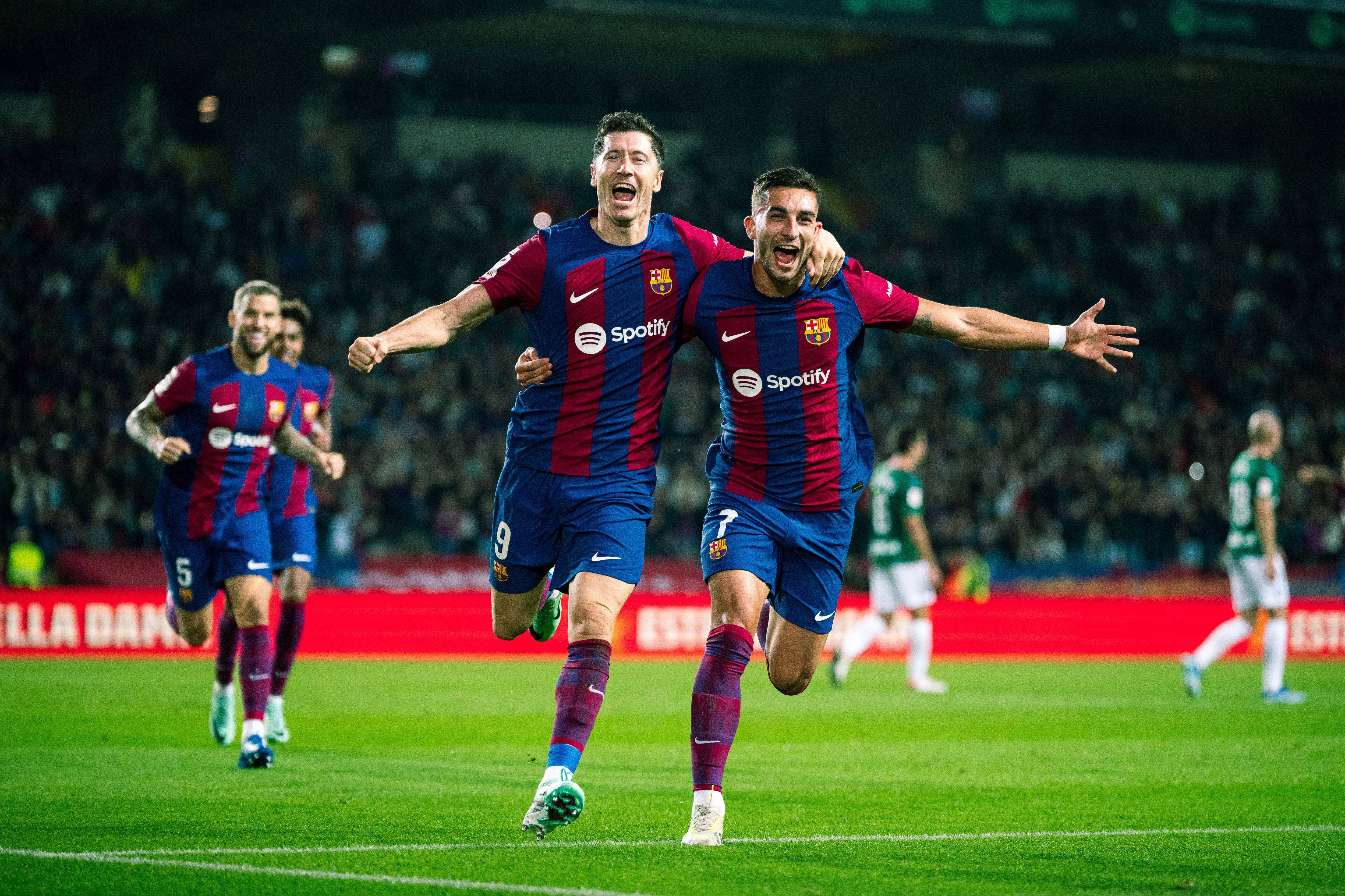 巴塞罗那面临拜仁的考验，实力对比激烈的简单介绍