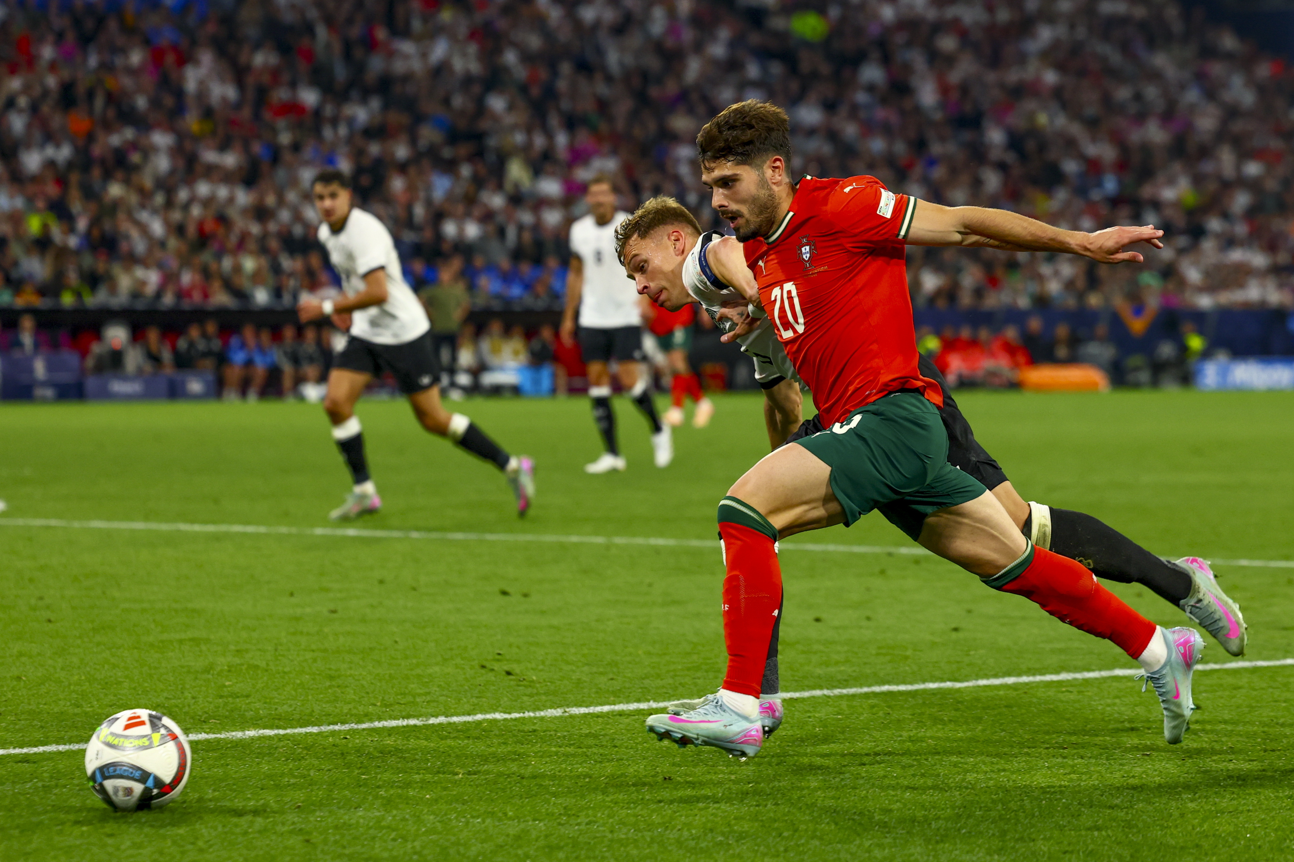 引领足球潮流，欧国联不可忽视的简单介绍