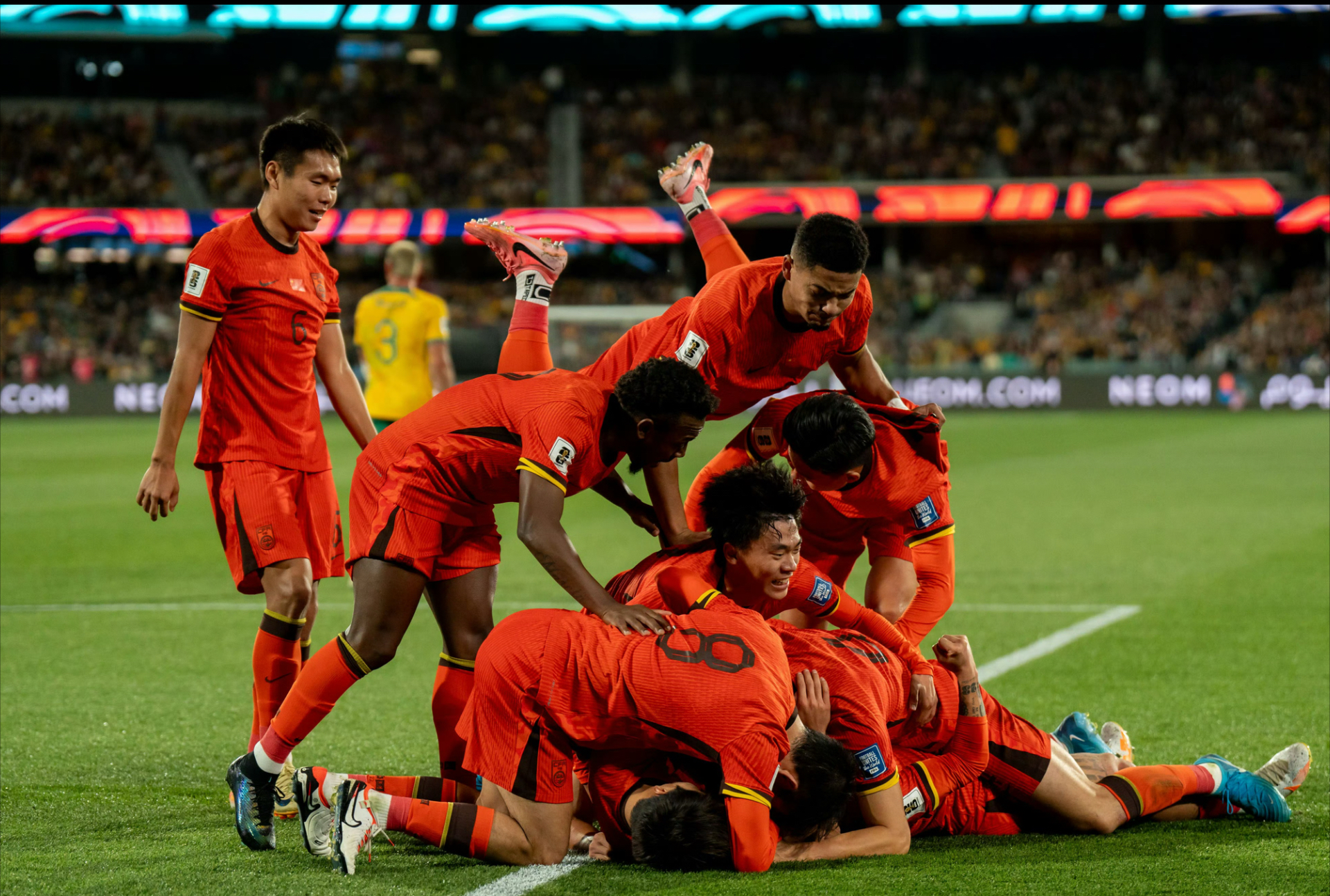 足球比赛中的豪情壮志和拼搏精神