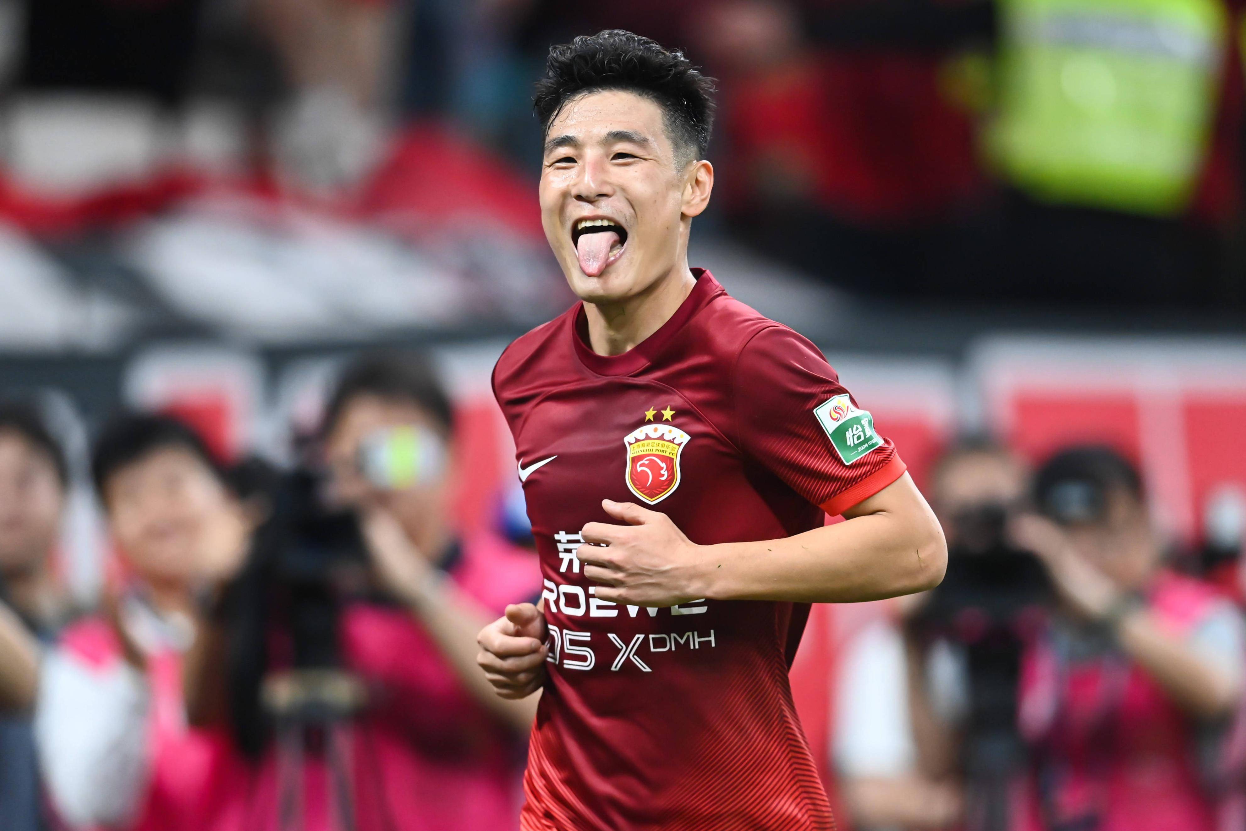 足球联赛中，中国队表现出色