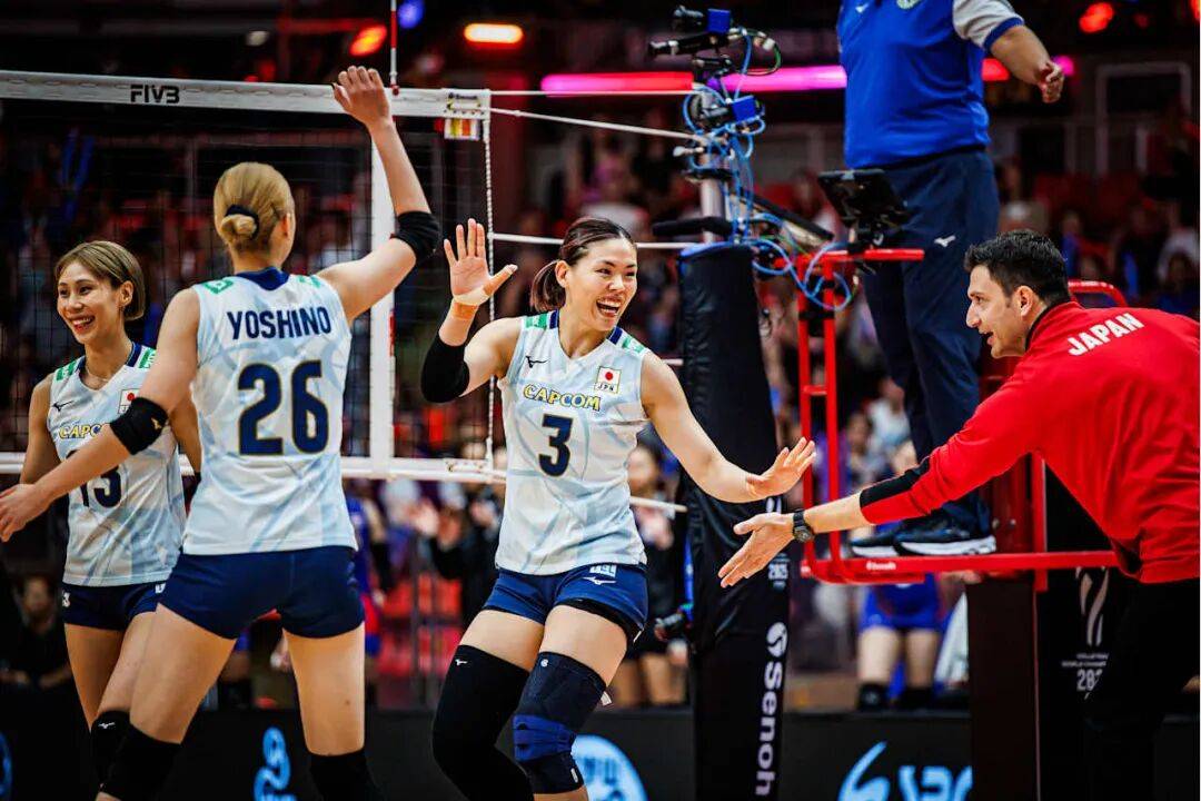 泰国女排击败日本，成功晋级八强淘汰赛