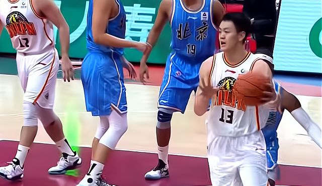 关于林书豪助日本巨人队成功晋级季后赛的信息