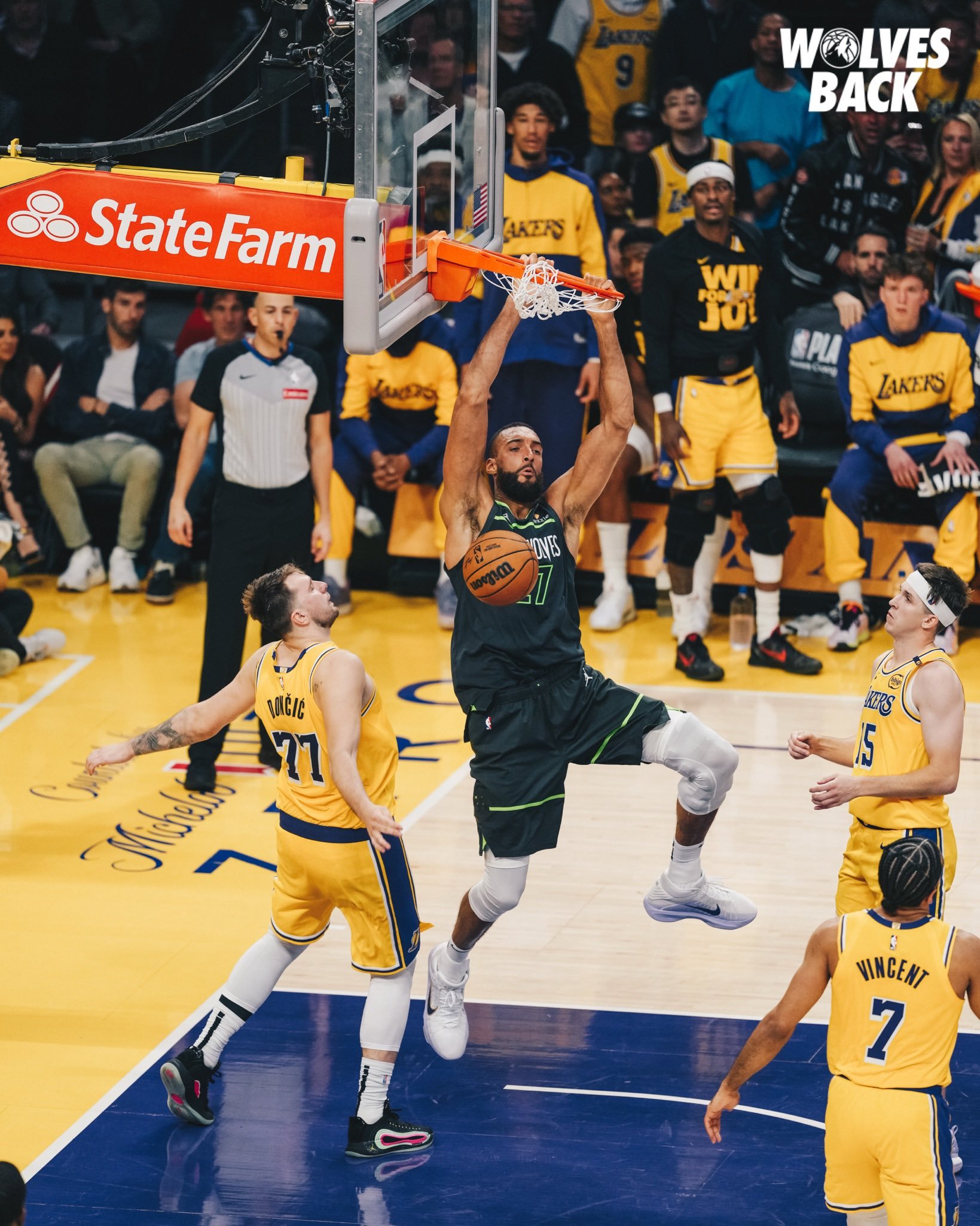 湖人击败步行者，晋级东部半决赛