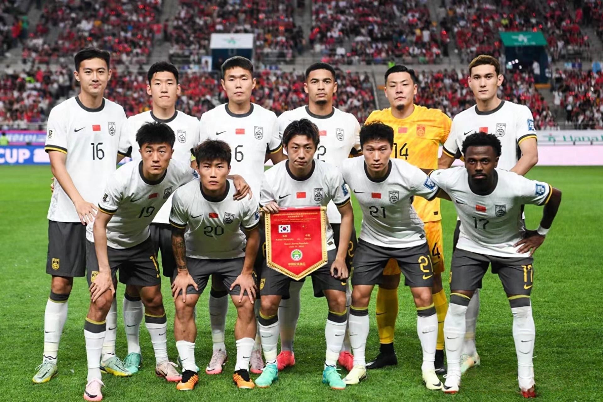 包含球员技术细腻，带领球队成功晋级的词条