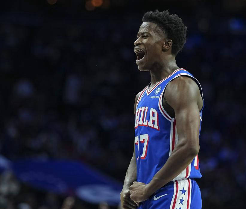 76人险胜凯尔特人,莫兰特刷新纪录的简单介绍 76人险胜凯尔特人,莫兰特刷新纪录的简单介绍