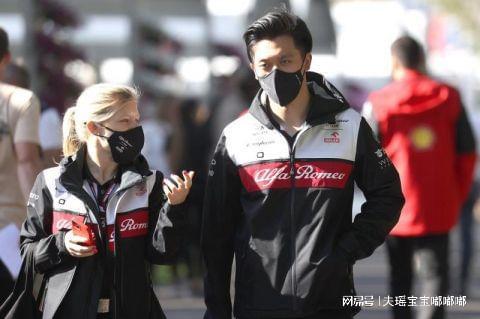 包含阿斯顿马丁碾压梅赛德斯，塞恩斯带队取胜的词条