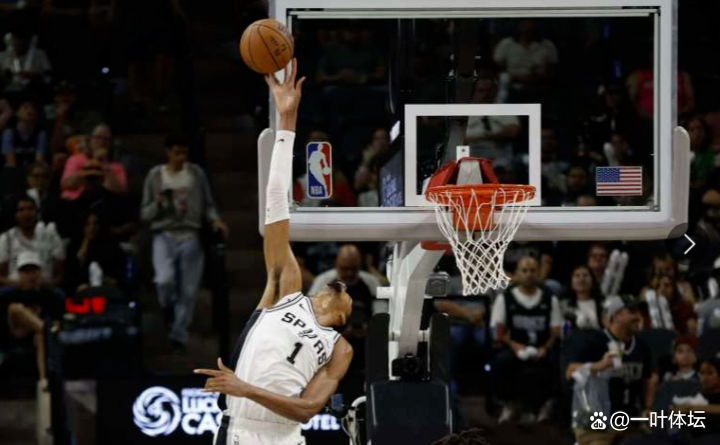 关于马刺翻盘尼日利亚男篮，艾顿打破历史纪录的信息