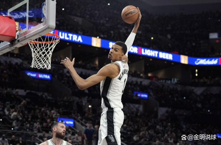 关于马刺翻盘尼日利亚男篮，艾顿打破历史纪录的信息