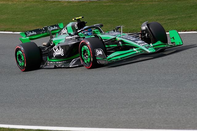 红牛二队完胜索伯车队，周冠宇统治全场的简单介绍