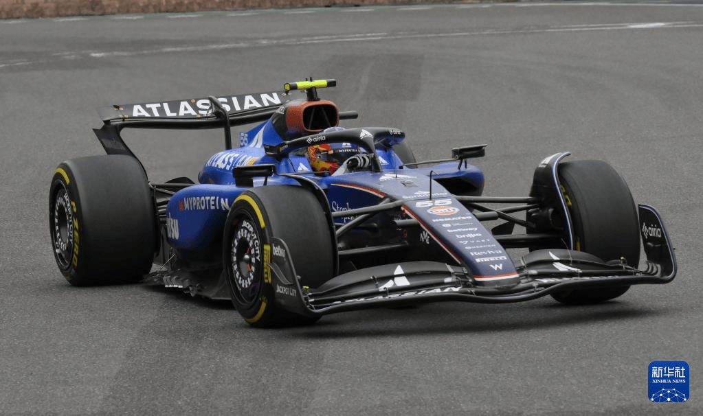 关于索伯车队绝杀红牛车队，塞恩斯关键制胜的信息