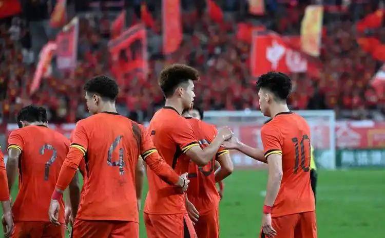 包含泰国队逆转中国队，郑思维关键制胜的词条