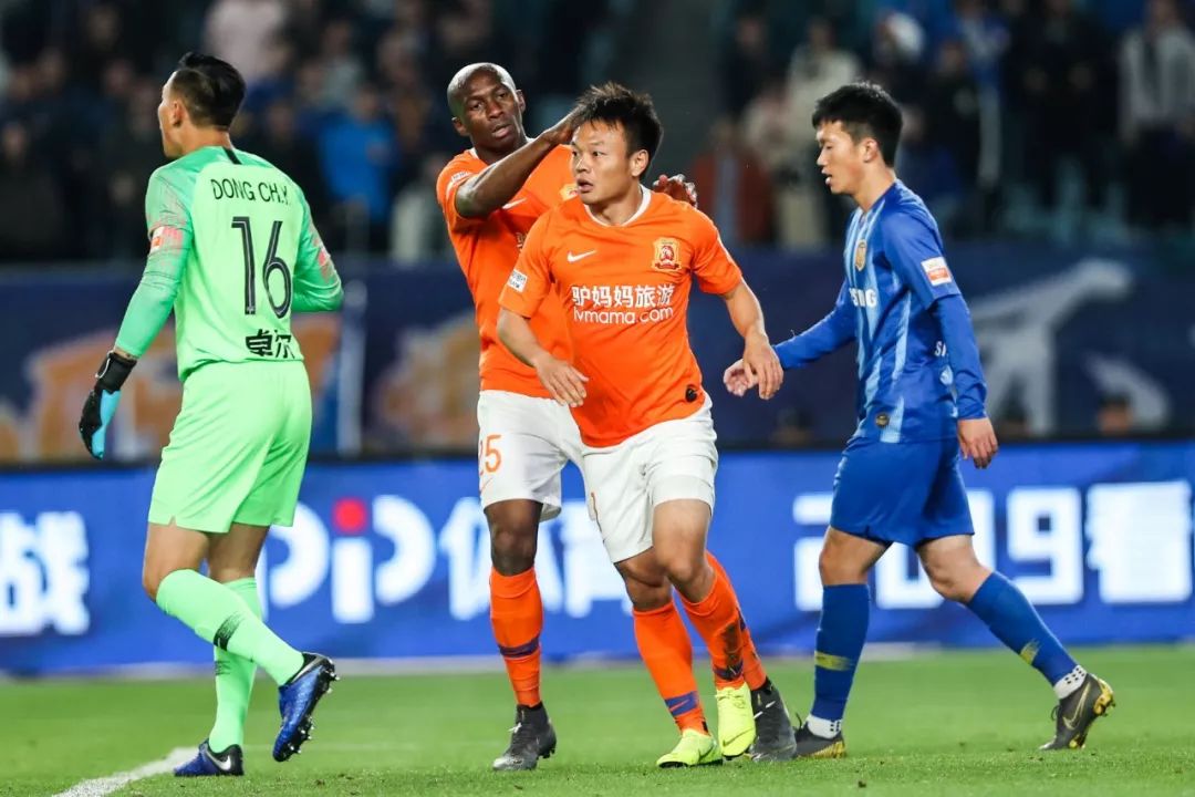 武汉卓尔主场惨败江苏苏宁，遭遇困境的简单介绍