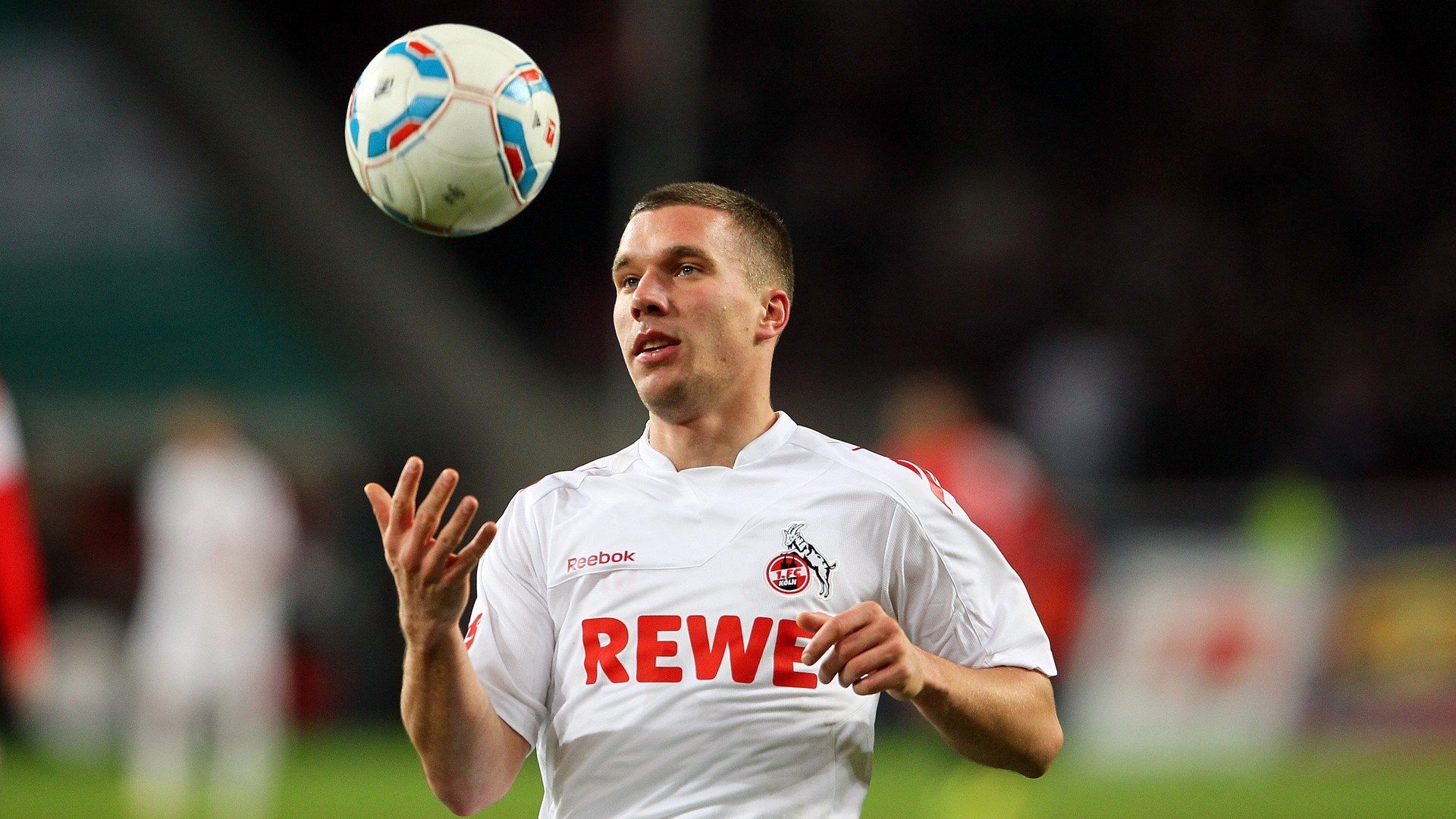 压力下的破茧,巴斯托尼的爆发与日本足球的逆袭哲学