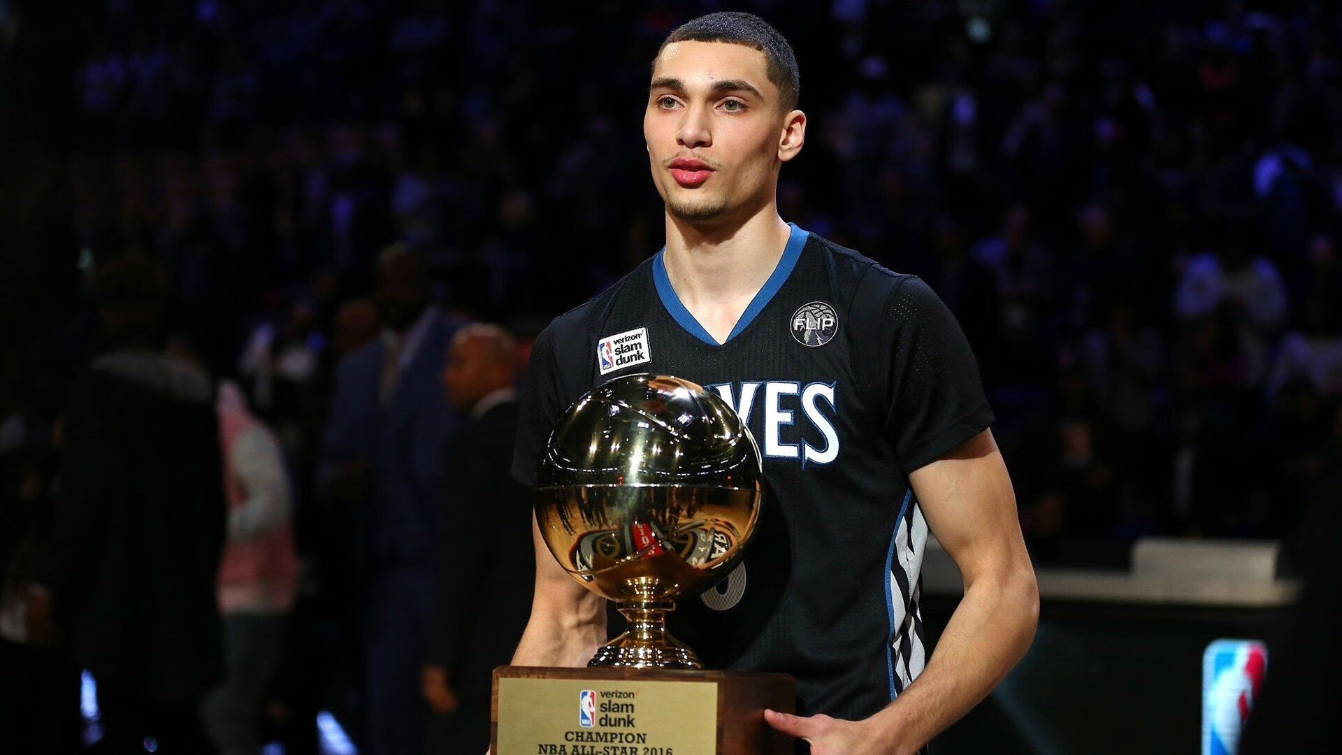 文班亚马一柱擎天,黄蜂蛰伏后速胜湖人