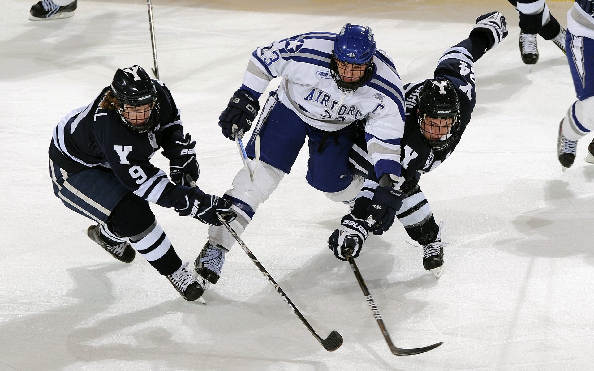 卢卡库数据全面爆炸，墨西哥封锁美国，绿茵场与地缘政治的隔空共振