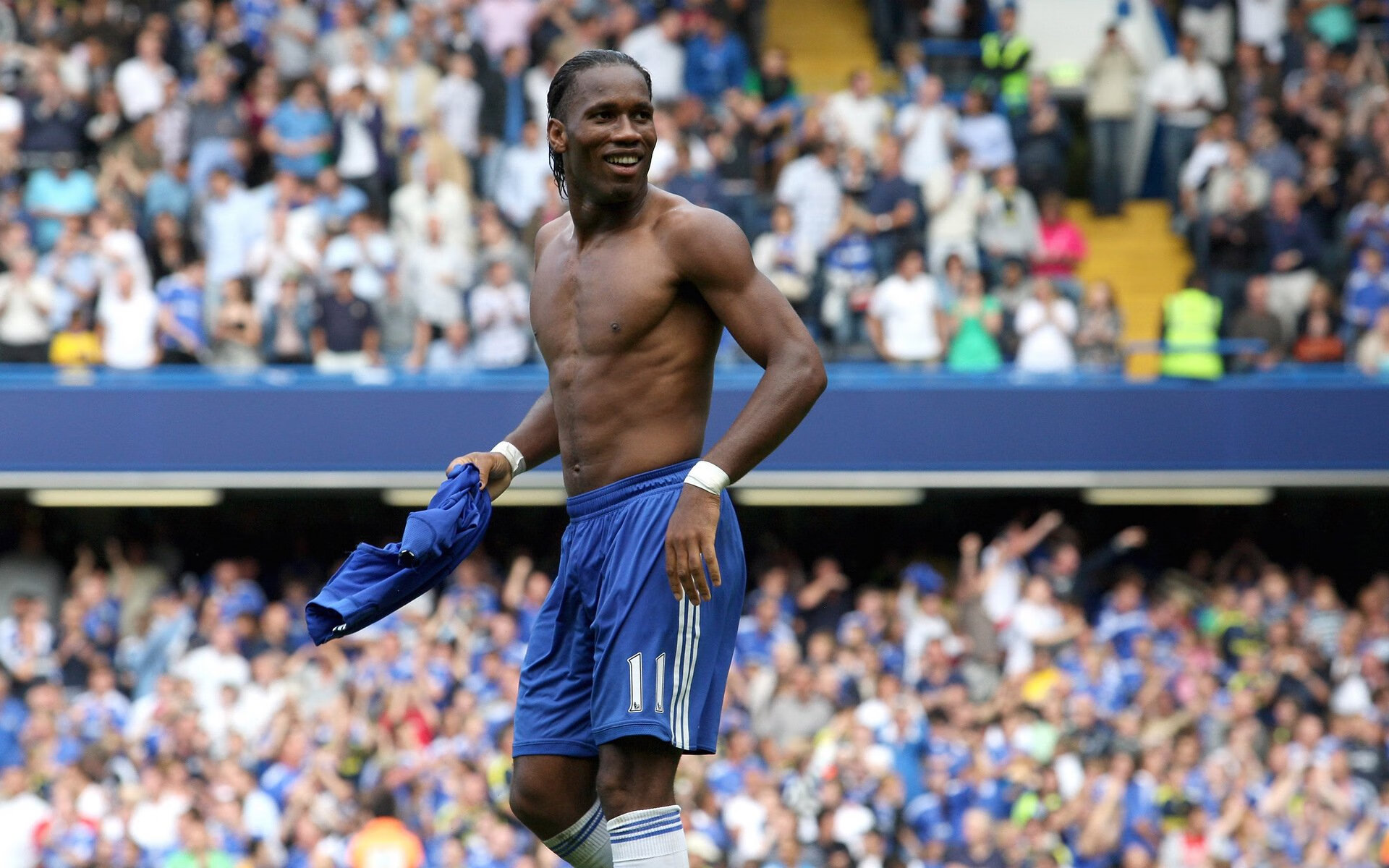 曼城横扫利物浦，拉什福德带队取胜，英超双线战场的戏剧性分野