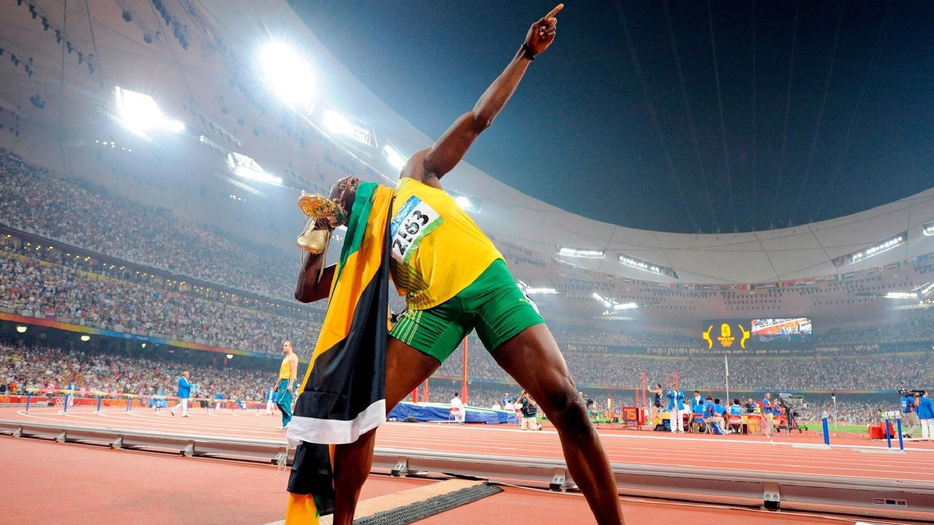 赛道与绿茵的交响，当F1争冠夜遇见福登的证明